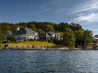 fort loudoun lake lakefront home on water