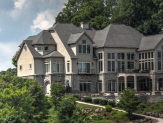 East Tennessee lake front real estate near Knoxville, Norris Lake, Tellico Lake, Douglas Lake, Cherokee Lake, Fort Loudoun Lake, Watts Bar Lake, and Melton Hill
